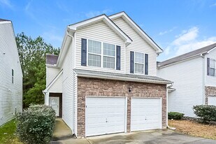 6490 Grey Fox Way in Riverdale, GA - Building Photo