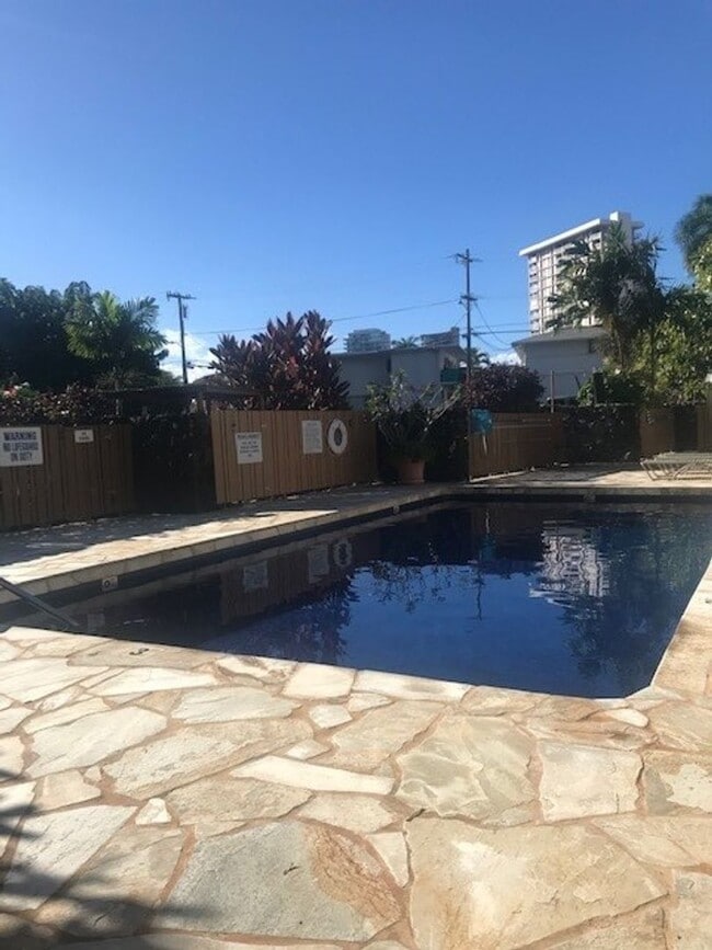 1550 Wilder Ave in Honolulu, HI - Building Photo - Building Photo