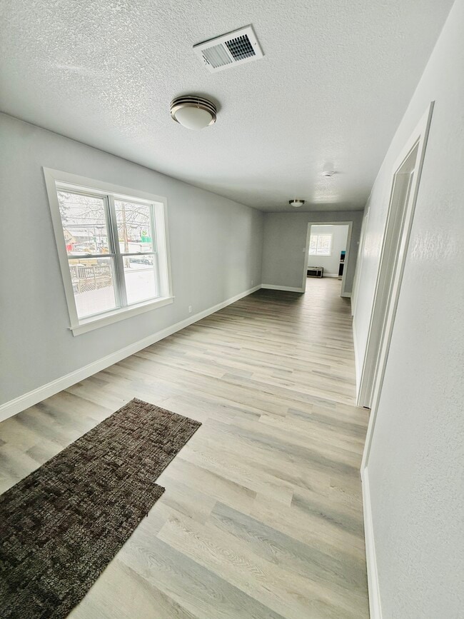 1713 Maple St, Unit #2 in South Milwaukee, WI - Foto de edificio - Building Photo