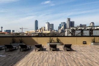 Cityscape Star in Dallas, TX - Foto de edificio - Building Photo