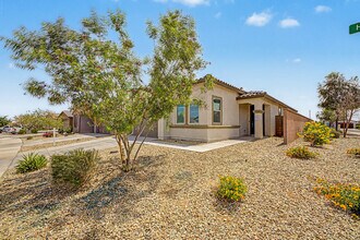 19357 W Highland Ave in Litchfield Park, AZ - Building Photo - Building Photo