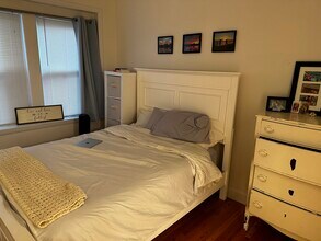 202 St Paul St in Brookline, MA - Foto de edificio - Building Photo