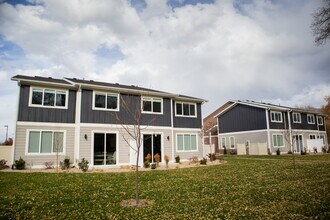 624 E Fort Union Blvd in Midvale, UT - Building Photo - Building Photo