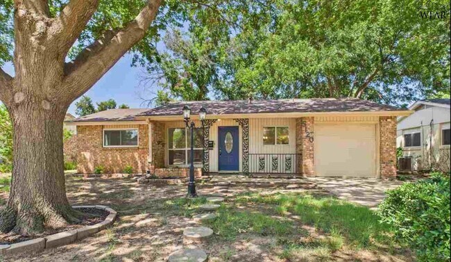 property at 5120 Parklane Dr