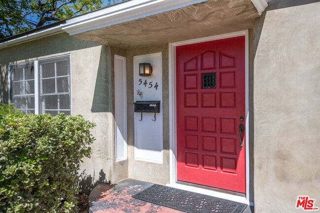 5454 Agnes Ave in Los Angeles, CA - Building Photo - Building Photo
