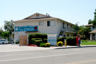 Sage Pointe Apartments and Townhomes in San Marcos, CA - Building Photo - Building Photo