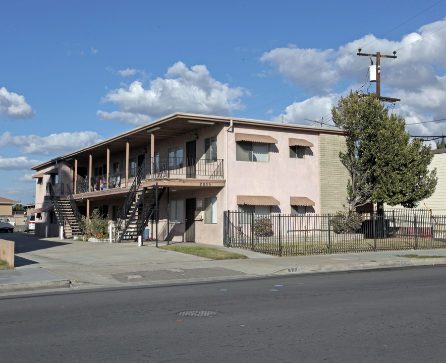 7055 21st St in Westminster, CA - Building Photo