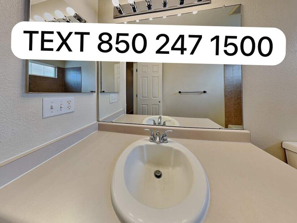 16373 E 104th Way in Commerce City, CO - Building Photo