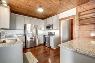 21300 Crestmont in Spicewood, TX - Building Photo - Building Photo