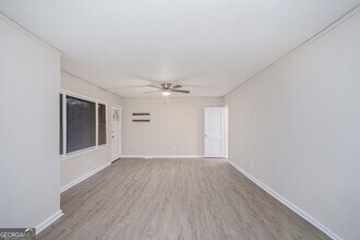 864 Northview Dr in Forest Park, GA - Building Photo - Building Photo