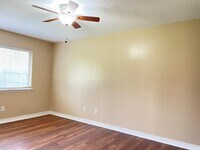 15807 Beechnut St photo'