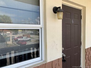 1101 N 22nd Ave-Unit -6 in Hollywood, FL - Building Photo - Building Photo