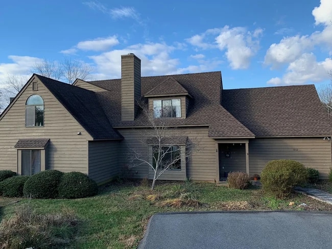 1012 Amber Ridge Rd in Charlottesville, VA - Building Photo - Building Photo