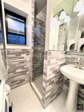 Mott Street, Unit 017 in New York, NY - Building Photo - Building Photo