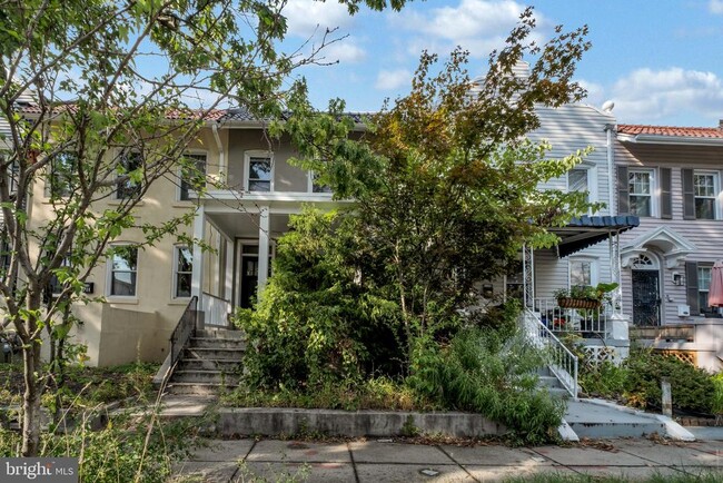 709 Shepherd St NW in Washington, DC - Foto de edificio - Building Photo