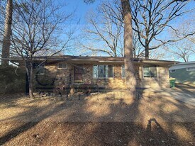 4417 Hazelwood Rd in North Little Rock, AR - Building Photo
