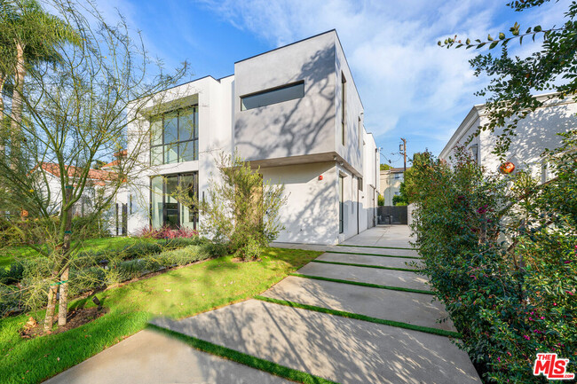 316 S Oakhurst Dr in Beverly Hills, CA - Building Photo - Building Photo