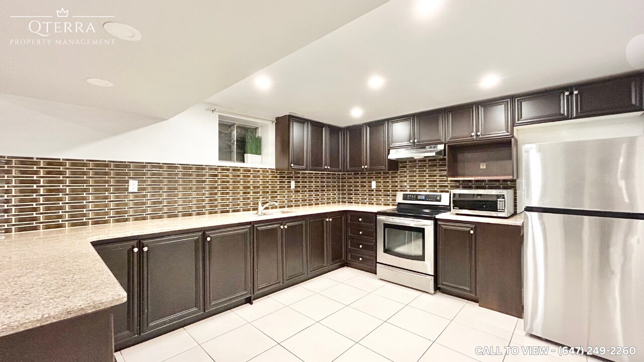 5119 Montclair Dr in Mississauga, ON - Building Photo