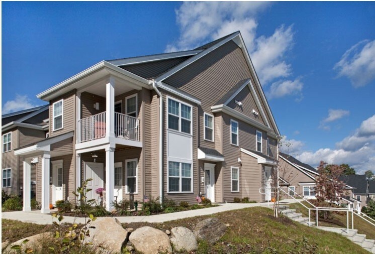 Bridleside Apartments in North Salem, NY - Foto de edificio