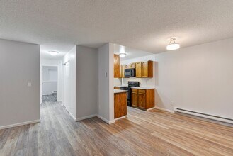 17430 Ambaum Blvd S in Seattle, WA - Building Photo - Building Photo