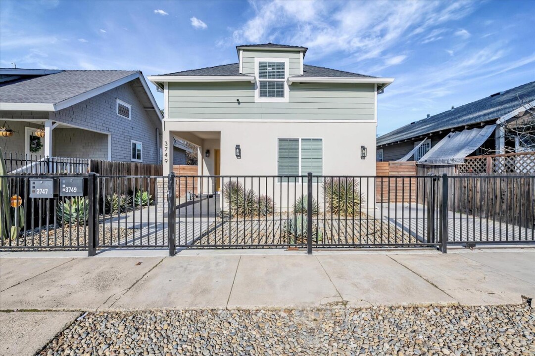 3749 Bigler Way in Sacramento, CA - Building Photo