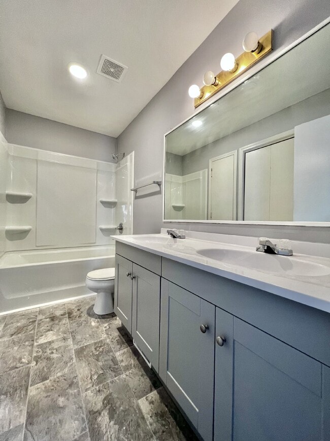 374 Jack Miller Blvd in Clarksville, TN - Building Photo - Building Photo