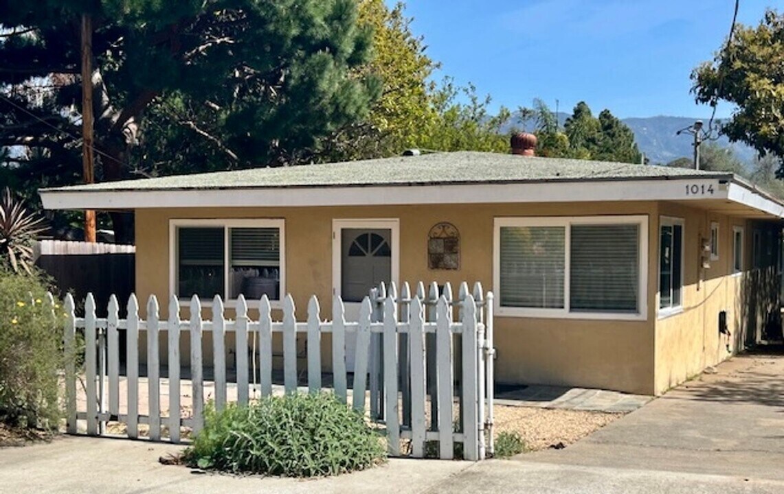 1014 Chino St-Unit -Unit A in Santa Barbara, CA - Building Photo