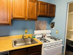7312 Route 29, Unit 204 in Falls Church, VA - Building Photo - Building Photo