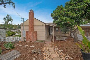 5061 Keeney St in La Mesa, CA - Building Photo