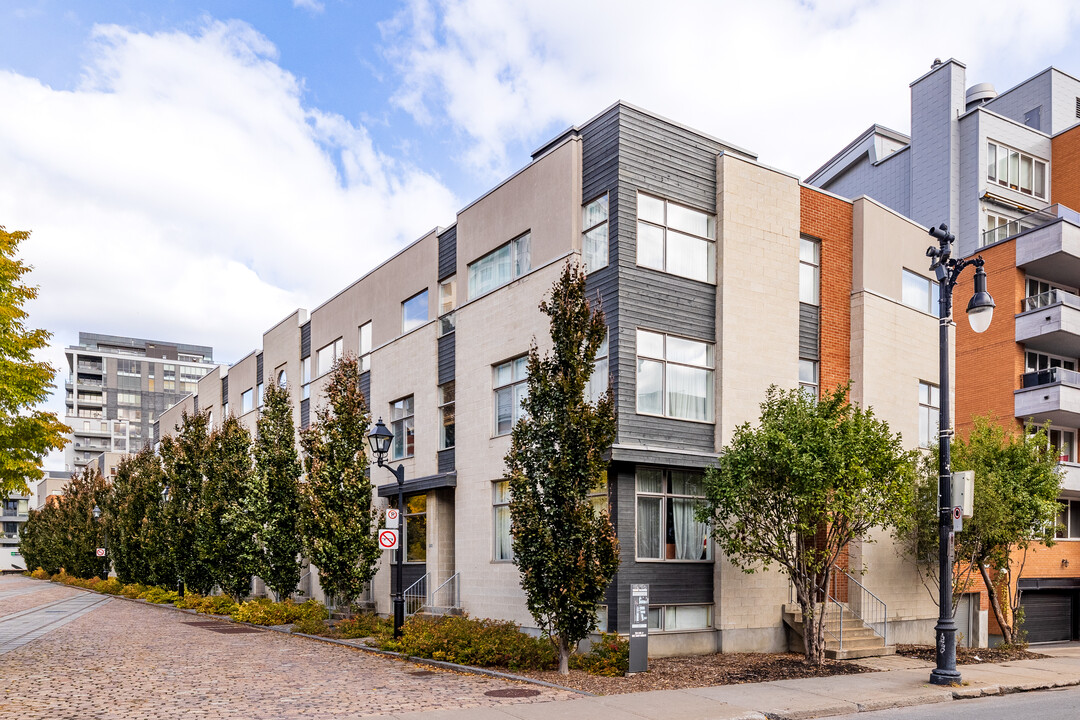 334-348 Saint-Hubert Rue in Montréal, QC - Building Photo