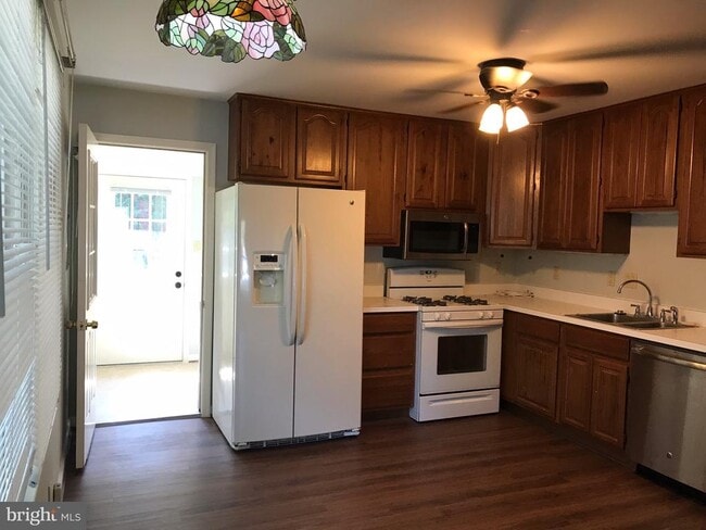 3010 Strathmeade St in Falls Church, VA - Building Photo - Building Photo