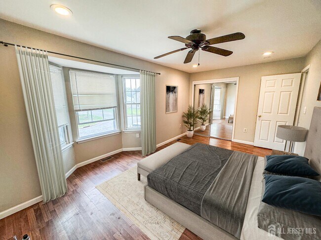 10 Cosgrove Ct in East Brunswick, NJ - Building Photo - Building Photo