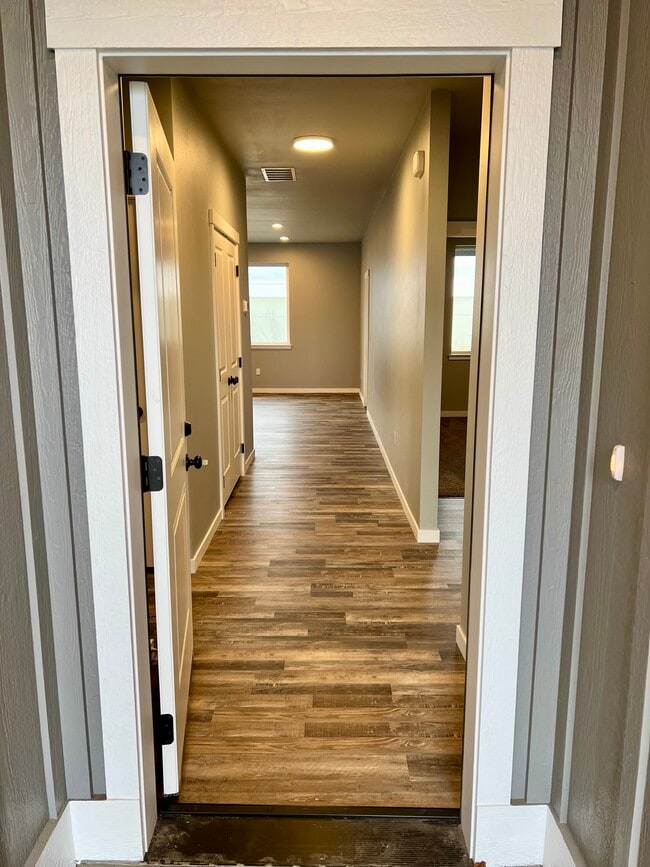 1041 S Russell St in Airway Heights, WA - Building Photo - Building Photo