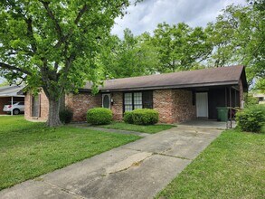 1381 Biscayne Dr in Montgomery, AL - Building Photo - Building Photo