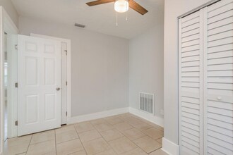 3037 38th Ave N in St. Petersburg, FL - Building Photo - Building Photo