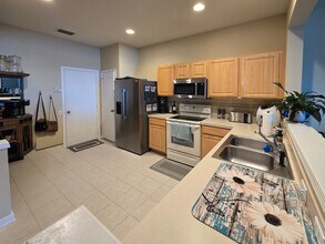 4836 Barnstead Dr in Riverview, FL - Building Photo - Building Photo