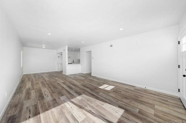 4920 Solola Ave in San Diego, CA - Foto de edificio - Building Photo