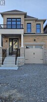 12 Deer Rdg Cres in Whitby, ON - Building Photo