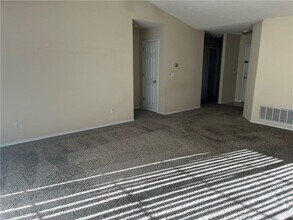 1143 S Liberty Dr in Fayetteville, AR - Building Photo - Building Photo