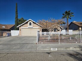 4349 E Ave Q-12 in Palmdale, CA - Building Photo
