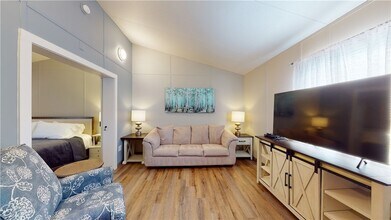 5585 Straub Rd, Unit 102 in College Station, TX - Building Photo - Building Photo