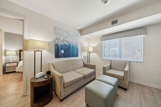 5423 N Loop 1604 W in San Antonio, TX - Building Photo - Building Photo