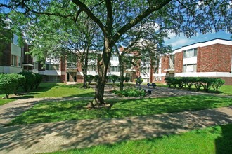 Jean Rivard in Detroit, MI - Foto de edificio - Building Photo