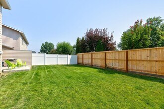 310 Riverview Ave in Selah, WA - Building Photo - Building Photo