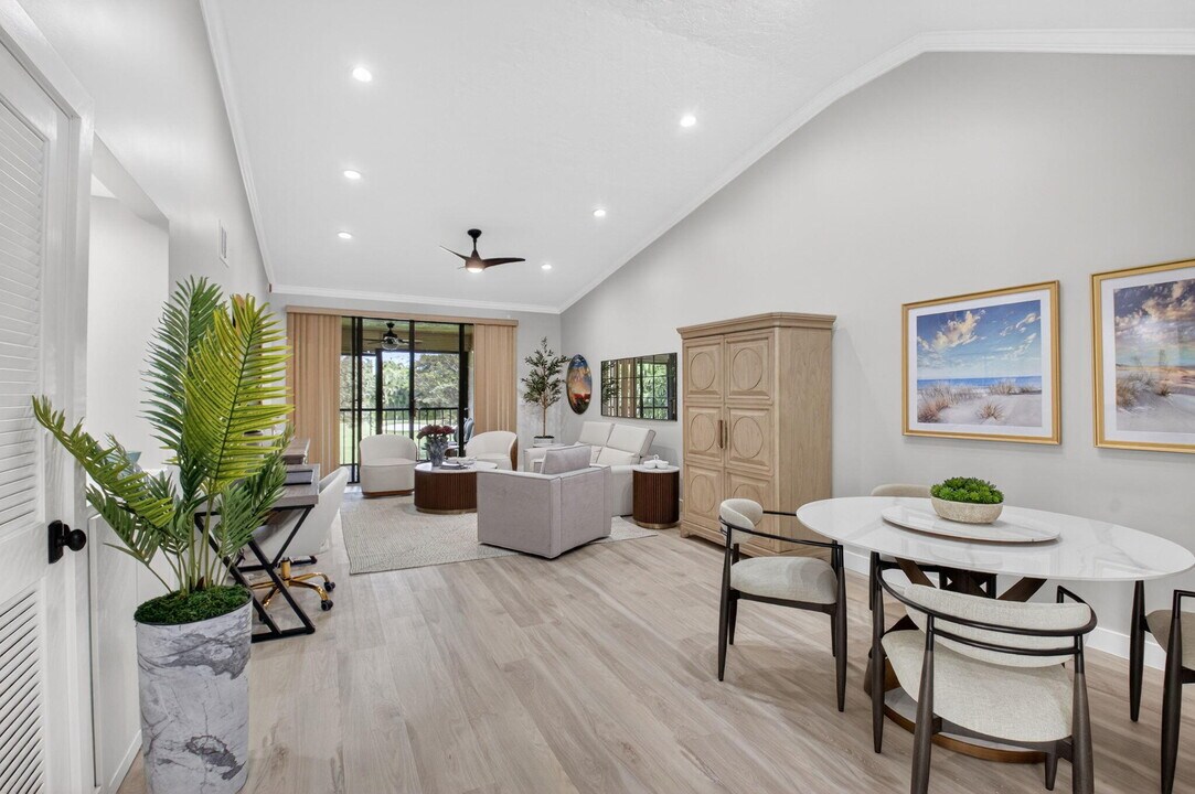 7455 Glendevon Ln in Delray Beach, FL - Building Photo