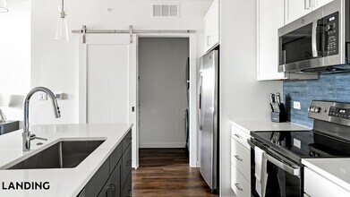 5511 Caprock Smt Dr, Unit 1310 in Bee Cave, TX - Foto de edificio - Building Photo