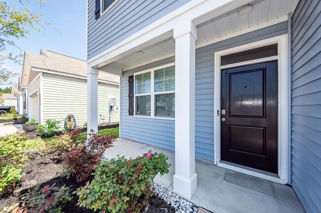 214 Wild Strawberry Ln in Moncks Corner, SC - Building Photo - Building Photo