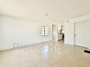 7960 Boca Ciega Dr in St Pete Beach, FL - Building Photo - Building Photo