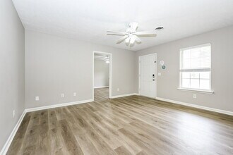 2014 Penmar Dr in La Vergne, TN - Building Photo - Building Photo