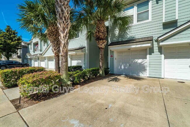 8192 Cabin Lake Cir in Jacksonville, FL - Building Photo - Building Photo
